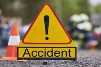 Hardoi News: रिश्तेदारी में जा रहे बाइक सवार को ट्रैक्टर ने मारी टक्कर, 1 की मौत व 1 गंभीर Accident